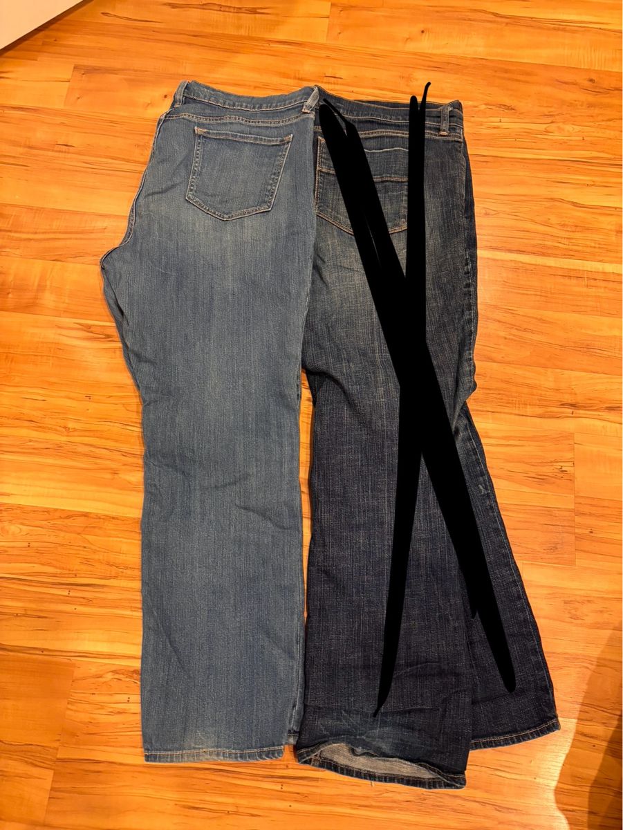 Women’s Jeans Size 18. Located in Murray