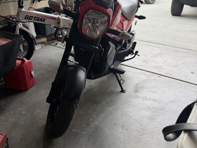 Honda Navi Mini Motorcycle / Scooter - Red 2022
