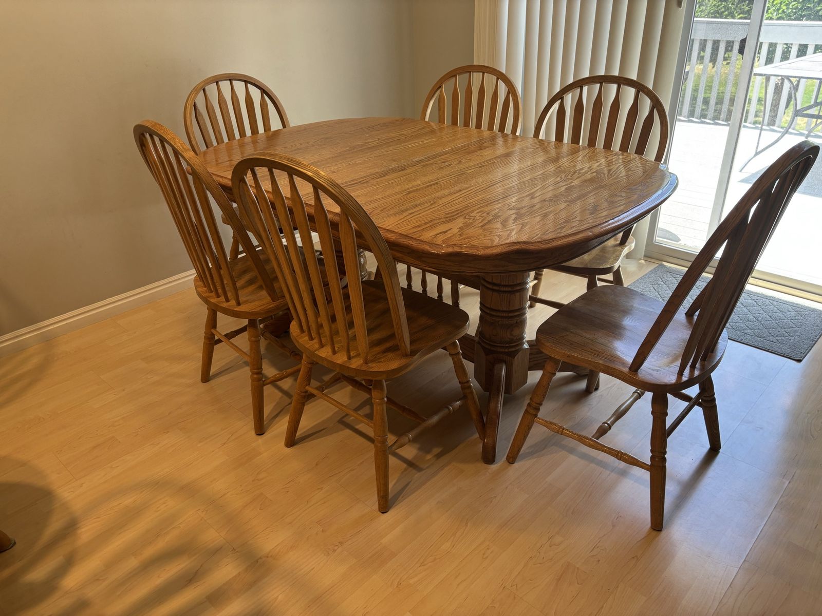 Oak Wood Dining Table Set with 6 Chairs - Classic Pedestal Design, Extendable Oval Top