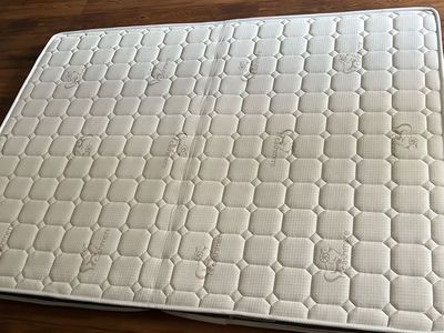4 inch Coconut Palm and Cashmere Queen Foldable Mattress