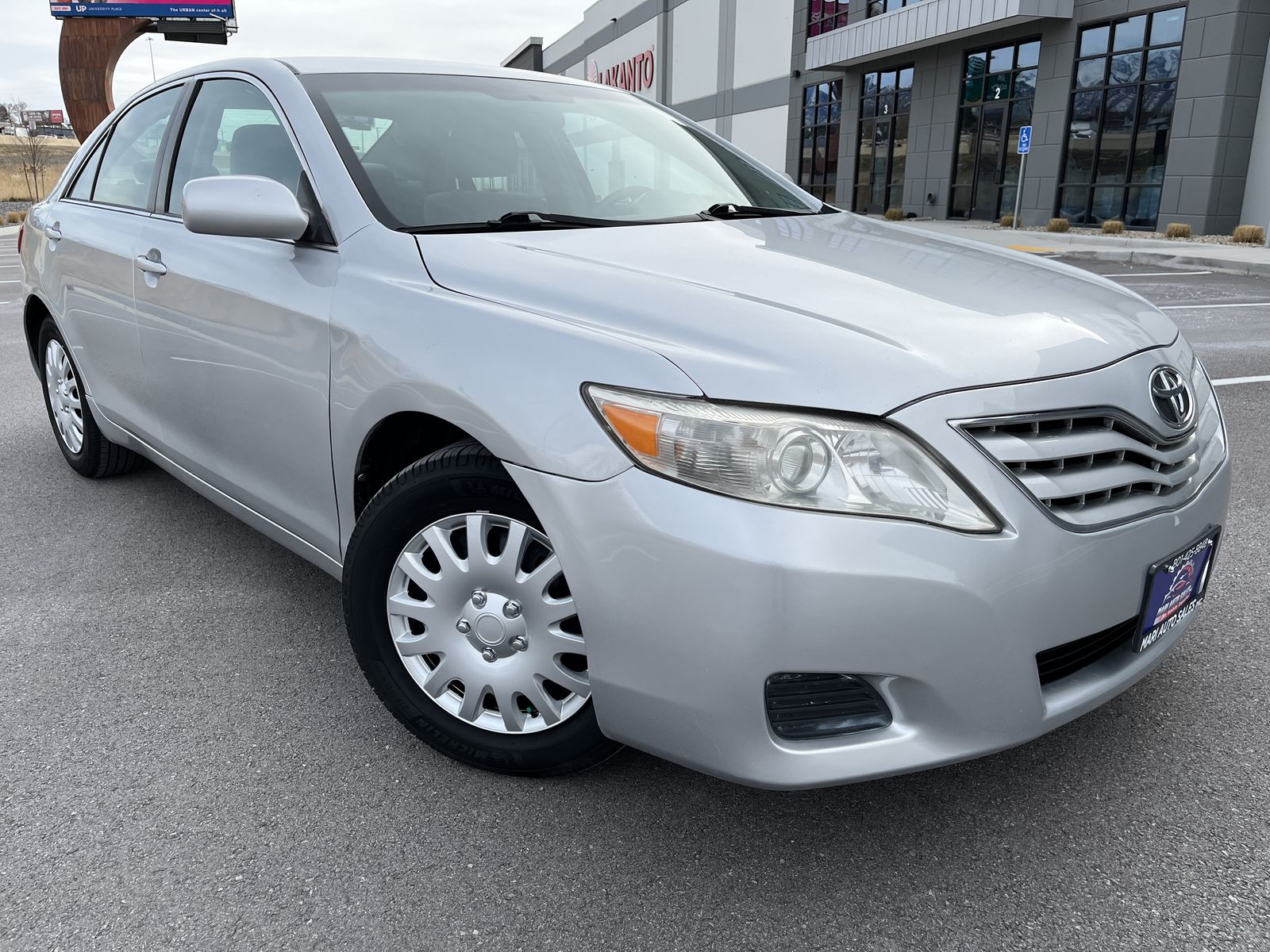 2010 TOYOTA CAMRY LE
