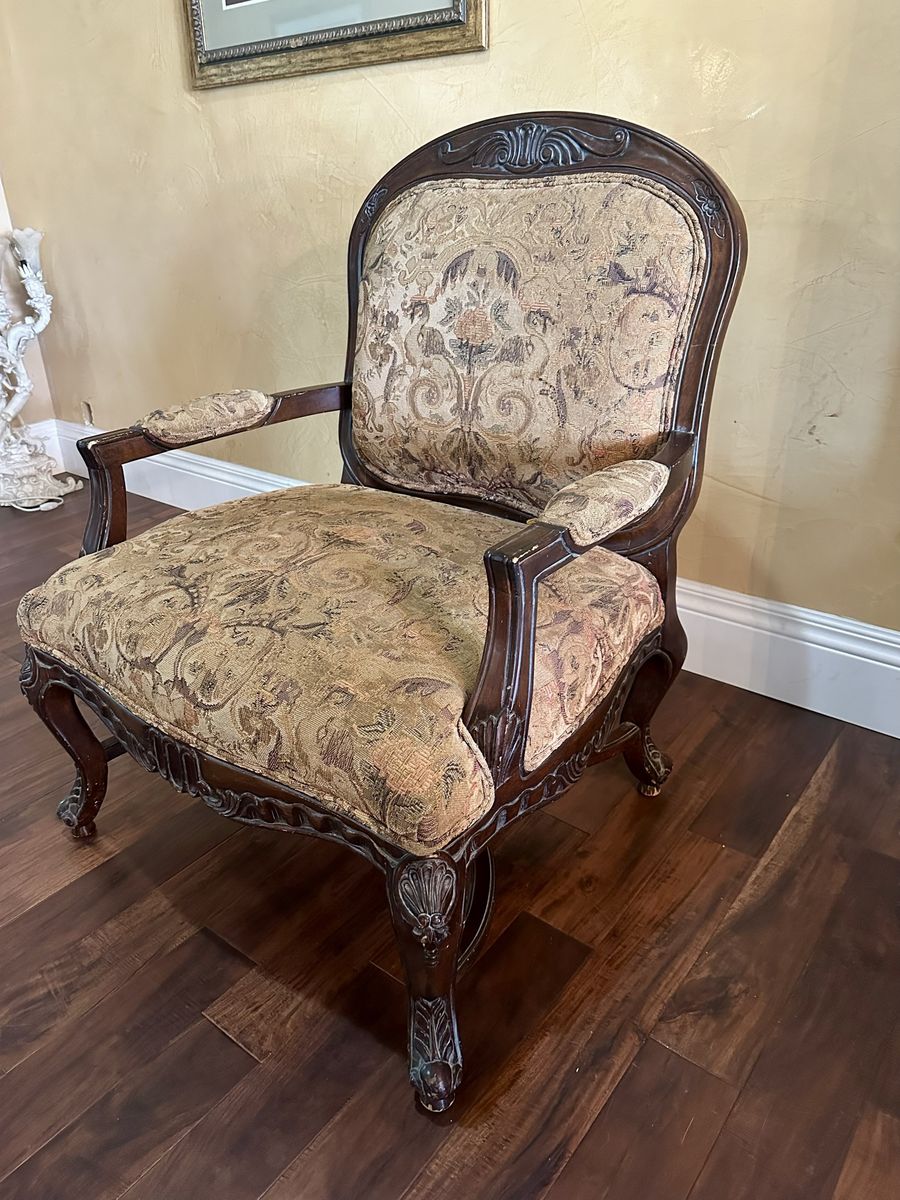 Elegant Vintage Carved Wood Living Room Chair