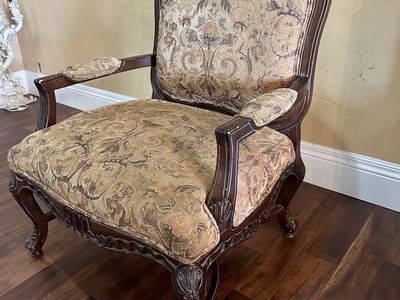 Elegant Vintage Carved Wood Living Room Chair