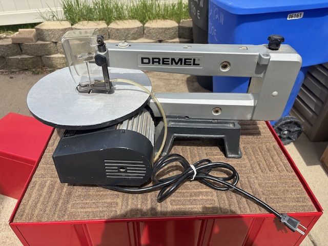 Dremel 16" Scroll Saw - model 1671