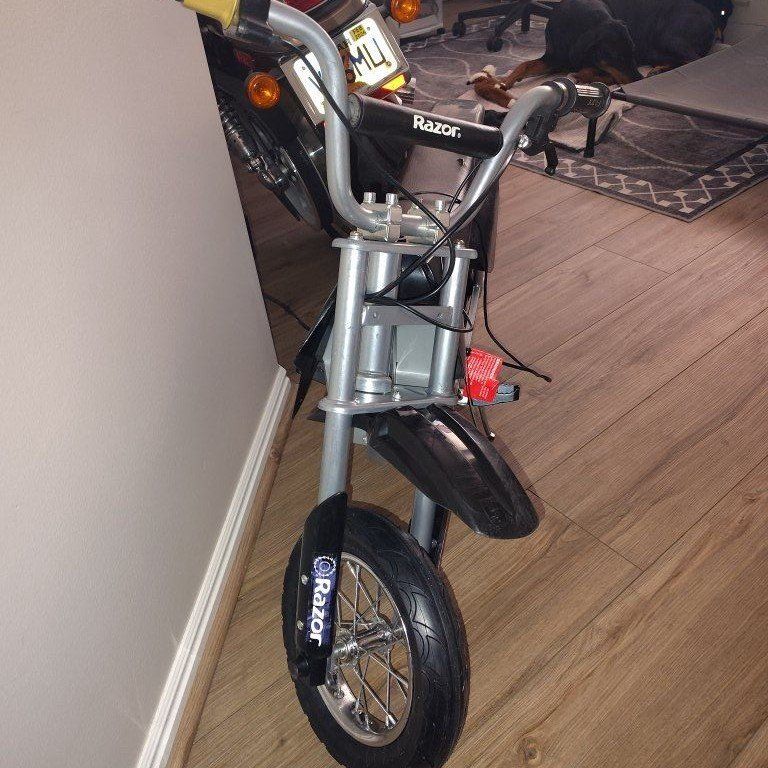 razor MX350 mini bike electric motorcycle