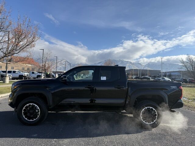2025 Toyota Tacoma TRD Off-Road HV