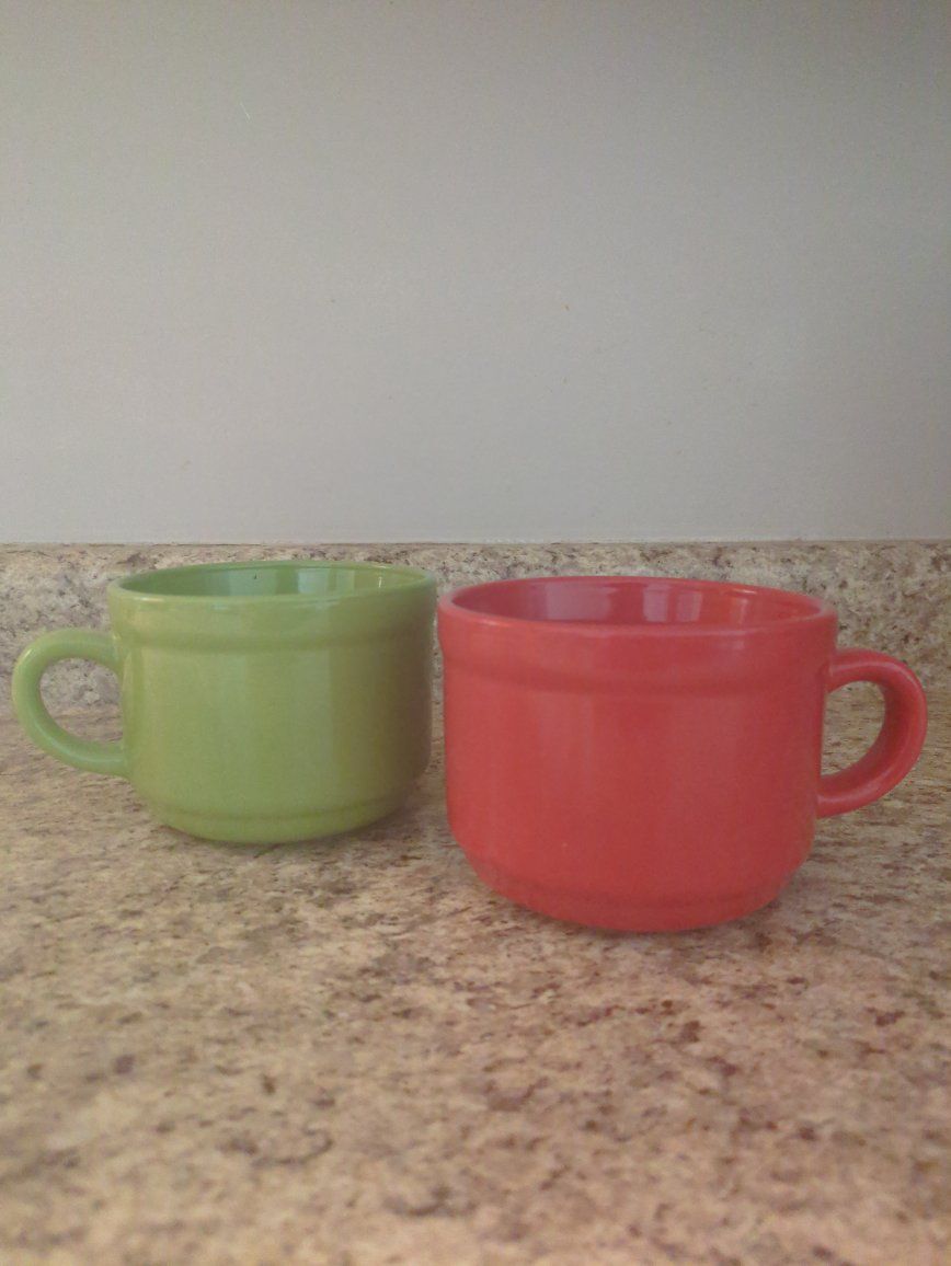 Two-Tone Ceramic Mugs (Red & Green) - Set of 2