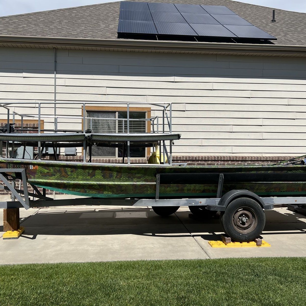 Flat Bottom Boat