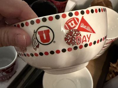 University of Utah Utes Bowl - 2637 Design, Red/Black Dots, Microwave/Dishwasher Safe