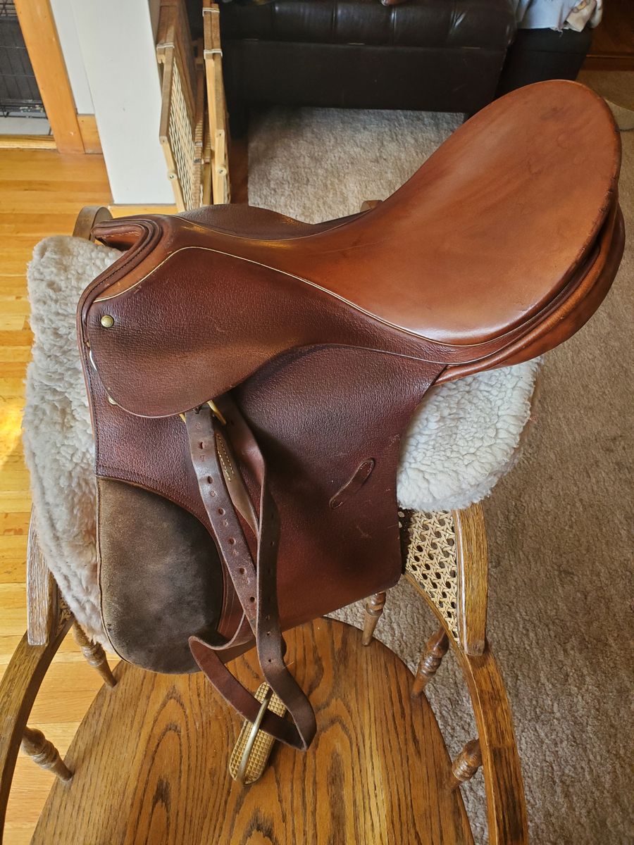 Nice Passier English Saddle - 18" - German made - TONS of extras