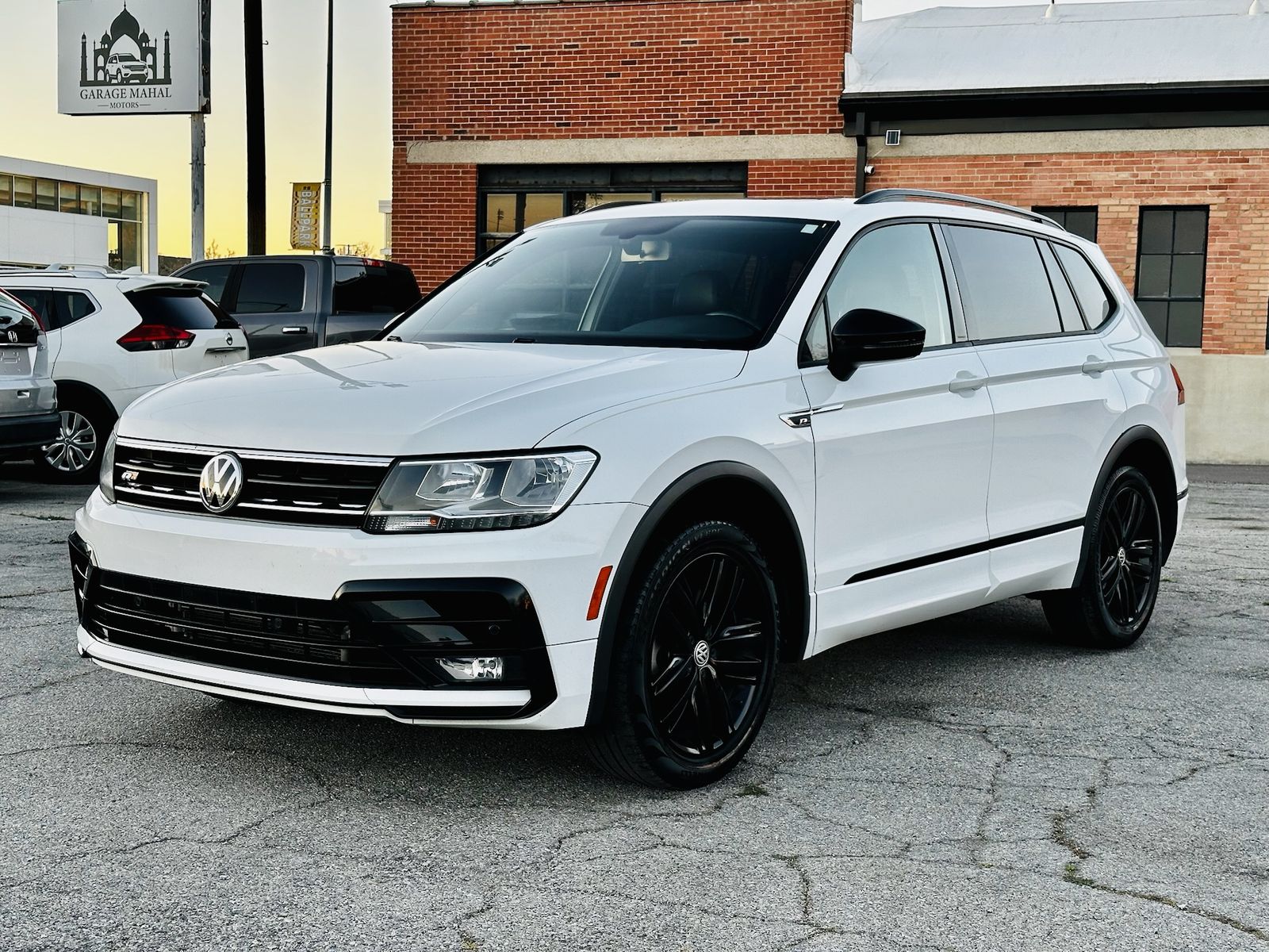 2021 VOLKSWAGEN TIGUAN 2.0T SE R-Line Black 4Motion