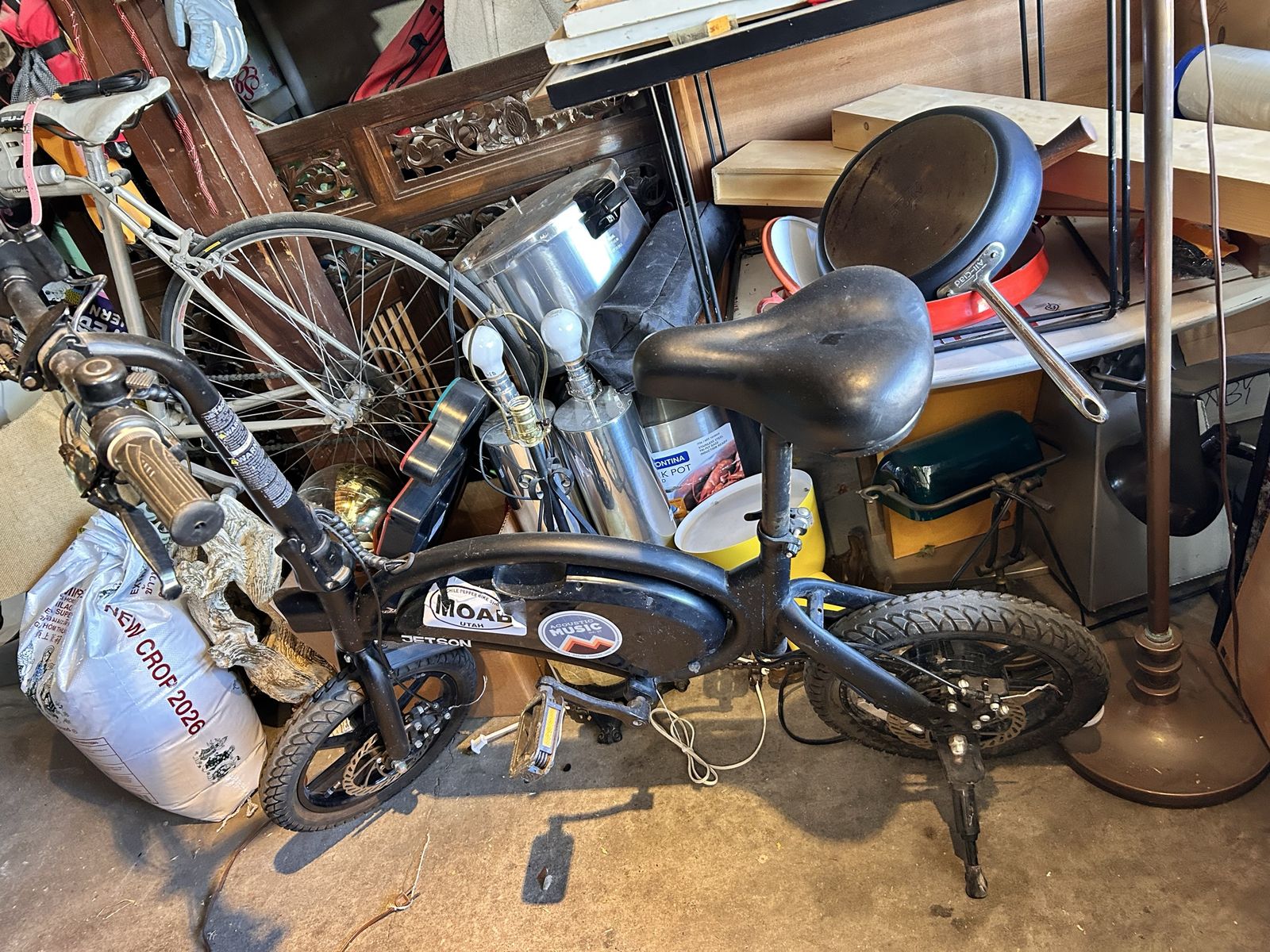 Jetson Bolt Pro Electric Bike works well Need new brakes