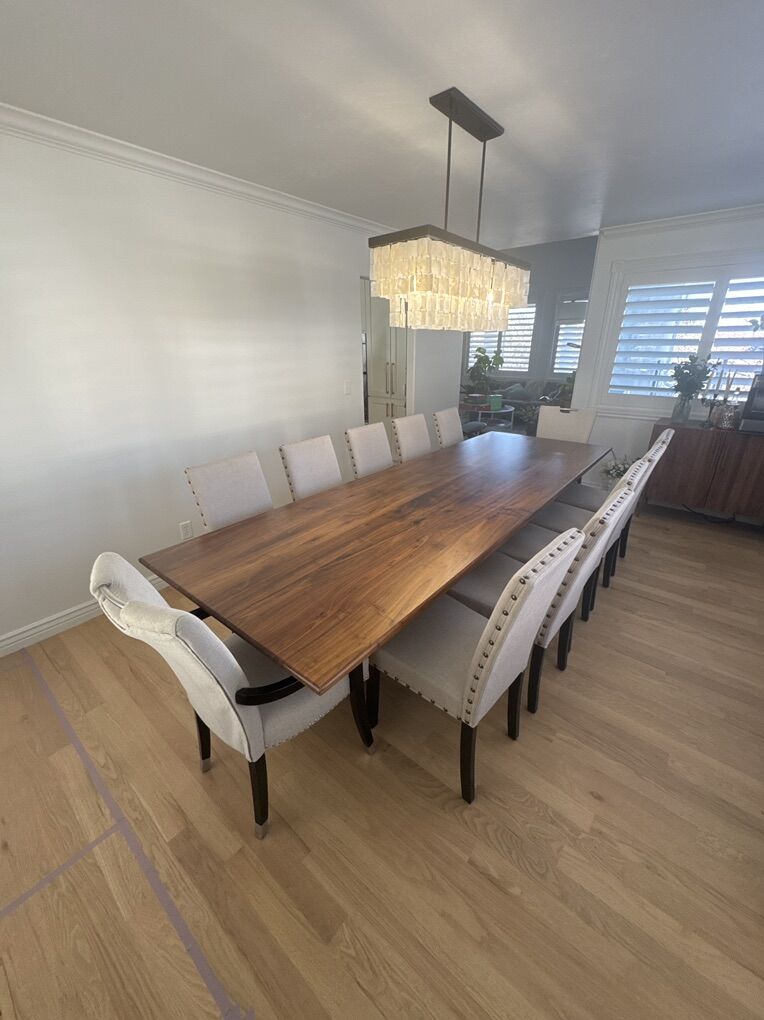 Jacob Dining Table with Vertex Base