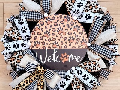 Dog Lover Cheetah Welcome Wreath