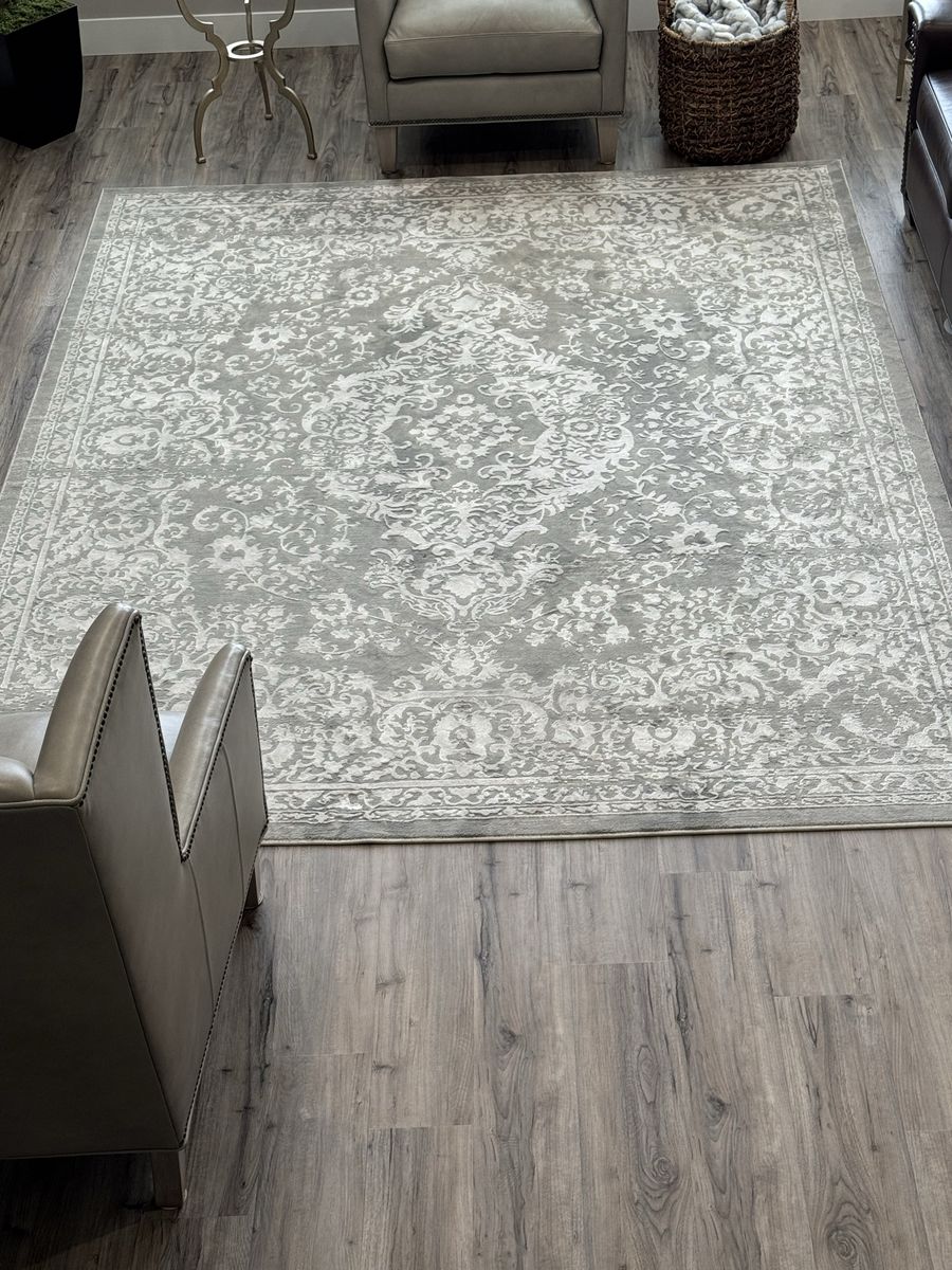 Large Traditional Ornate Pattern Area Rug - Gray and Ivory 8'x10'