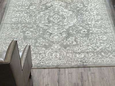 Large Traditional Ornate Pattern Area Rug - Gray and Ivory 8'x10'