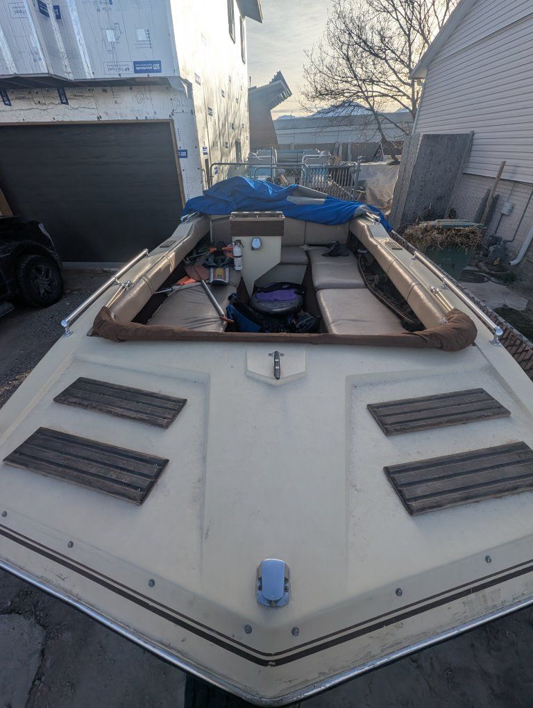Bayliner Capri 17' Open Bow Boat w/ Mercury 150HP Outboard & Trailer