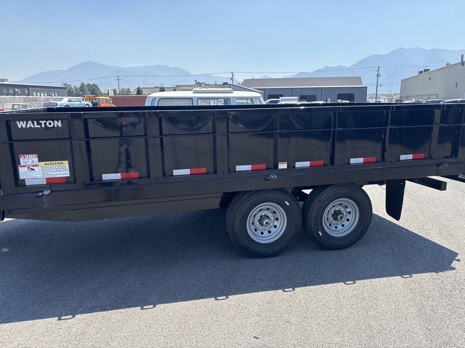 Walton 16' dump trailer
