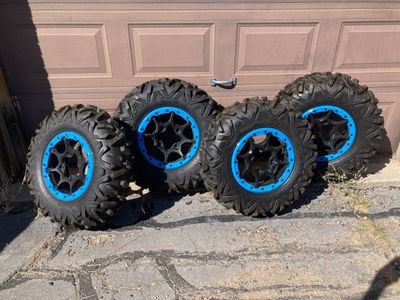 OEM Can-am Maverick, tires and bead lock wheels