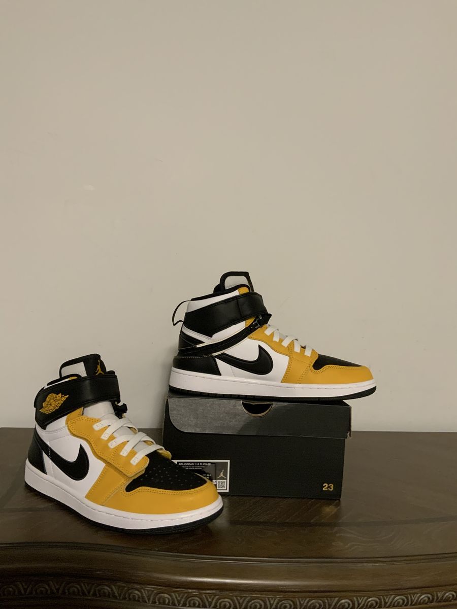 Air Jordan 1 HI FLYEASE