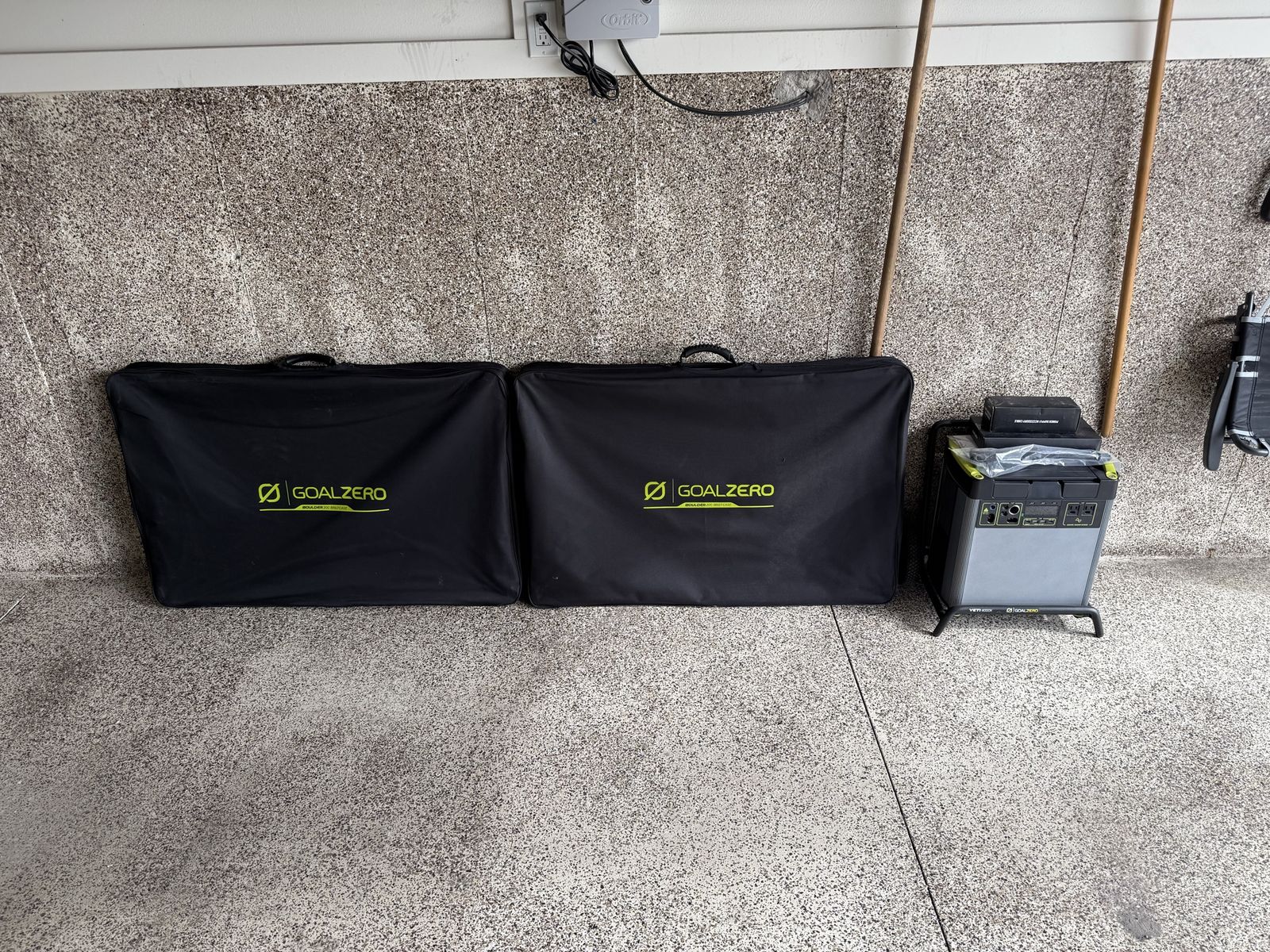 Goal Zero Yeti 6000x Power Starion + Boulder Solar