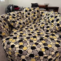 Round Swivel Chair
