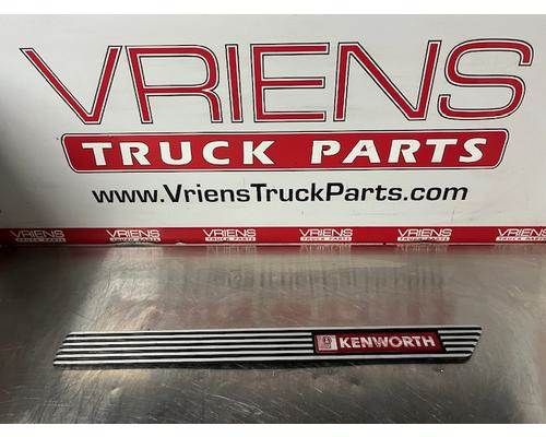 Kenworth T680 Trim Threshold Extrusion, Part # S60-1363