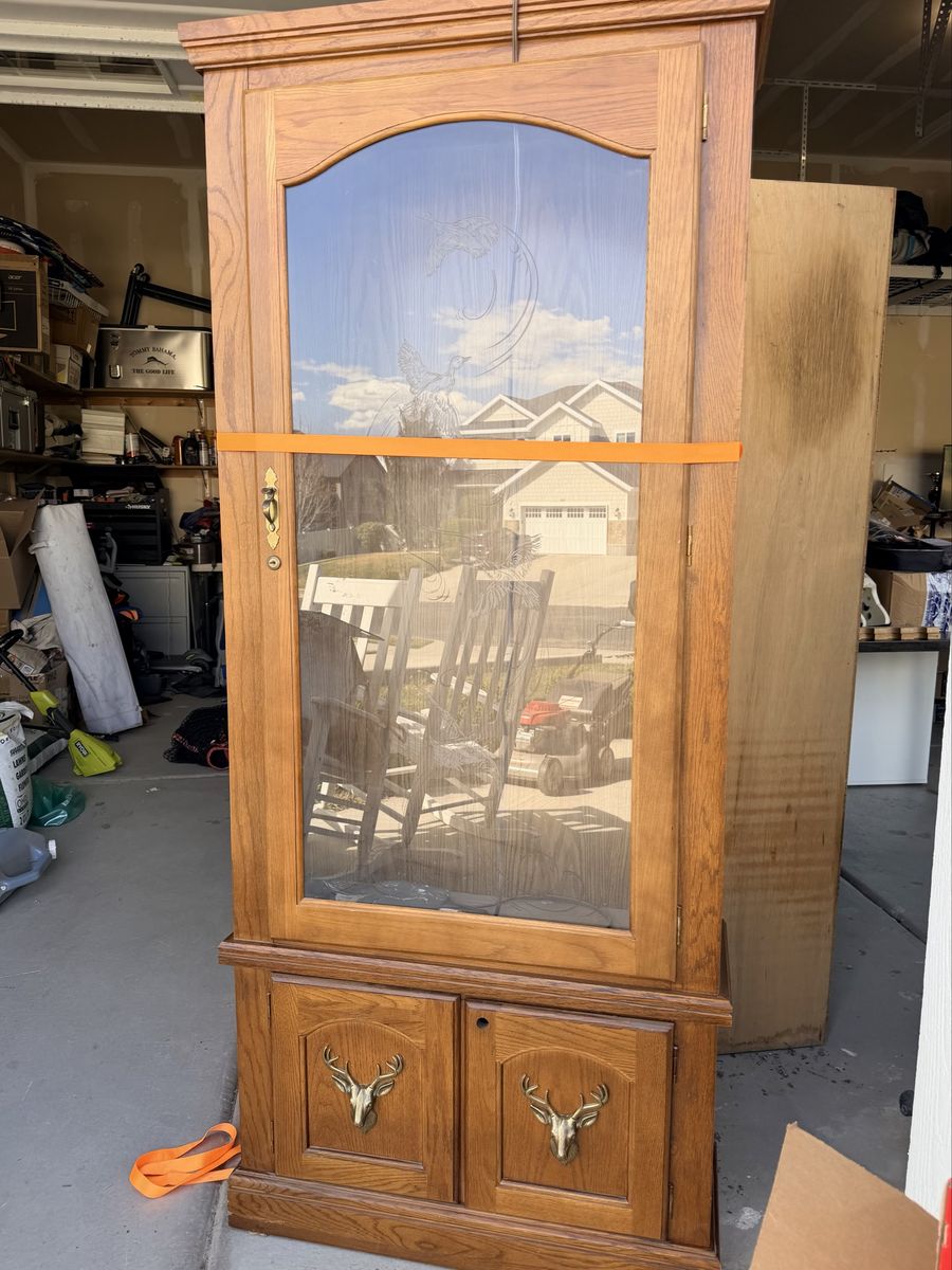 GUN DISPLAY CABINET