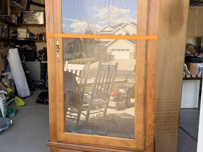 GUN DISPLAY CABINET