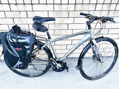 Trek FX Commuter Bike - 17" Frame, Bontraeger Rack, $200 Ortlieb Pannier Bags, Fenders, disc brakes