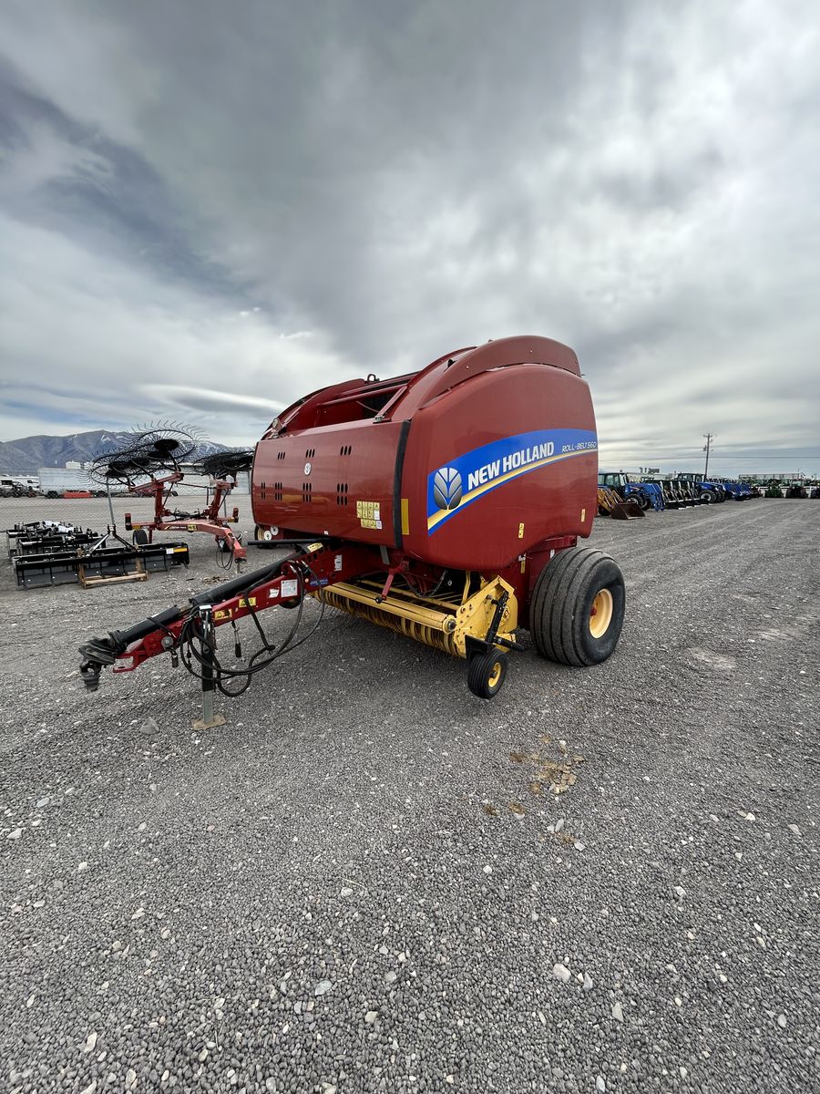 2014 New Holland Roll-Belt 560