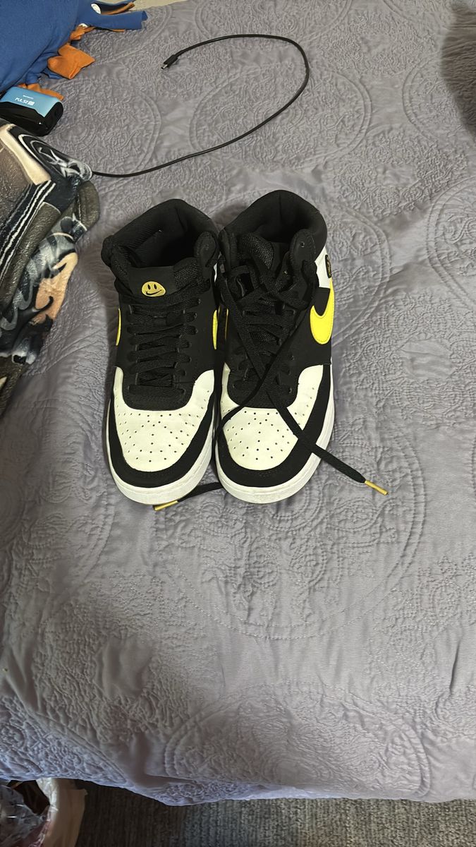 Nike Smile Edition Men's High-Top Sneakers - Black, White, Yellow Accent (Size 7.5)