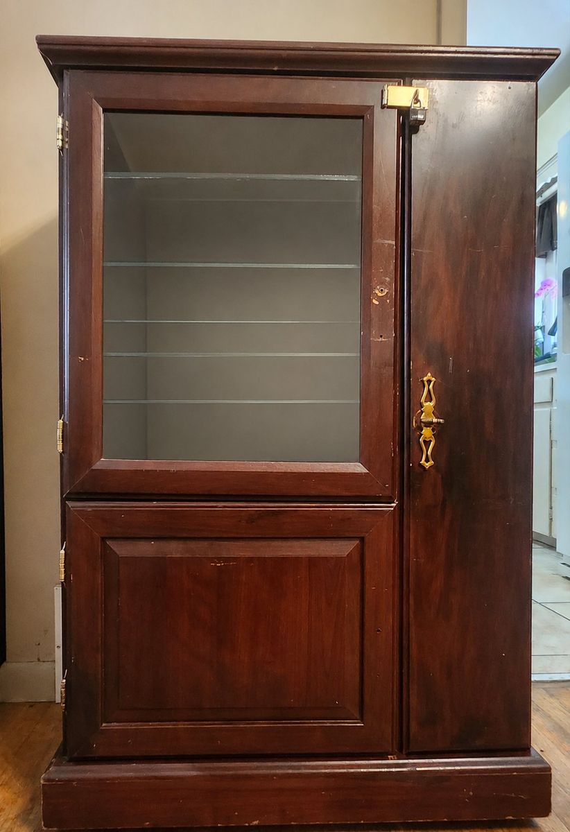 Glass Display Cabinet /Curio Cabinet