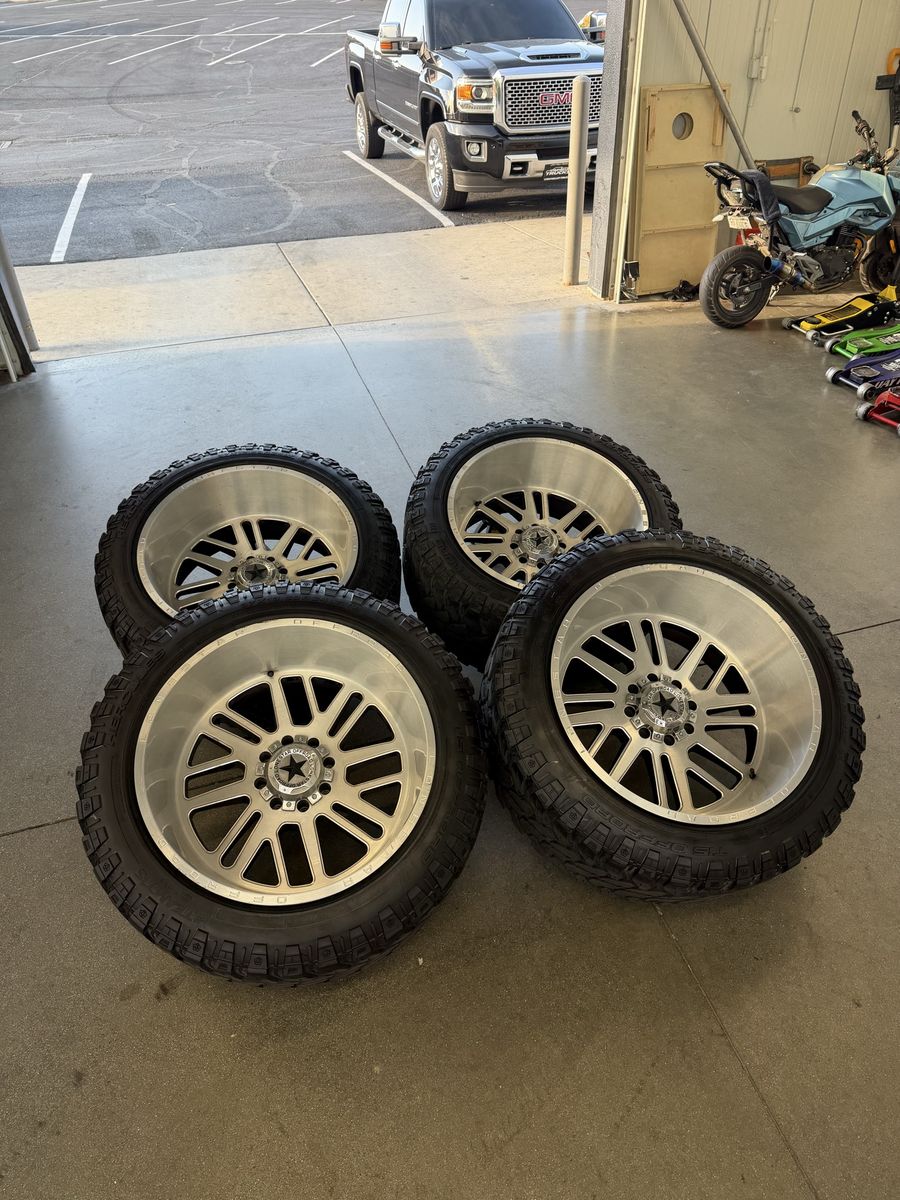 24x14 brushed lone star Offroad wheels/ 37x13.50r24