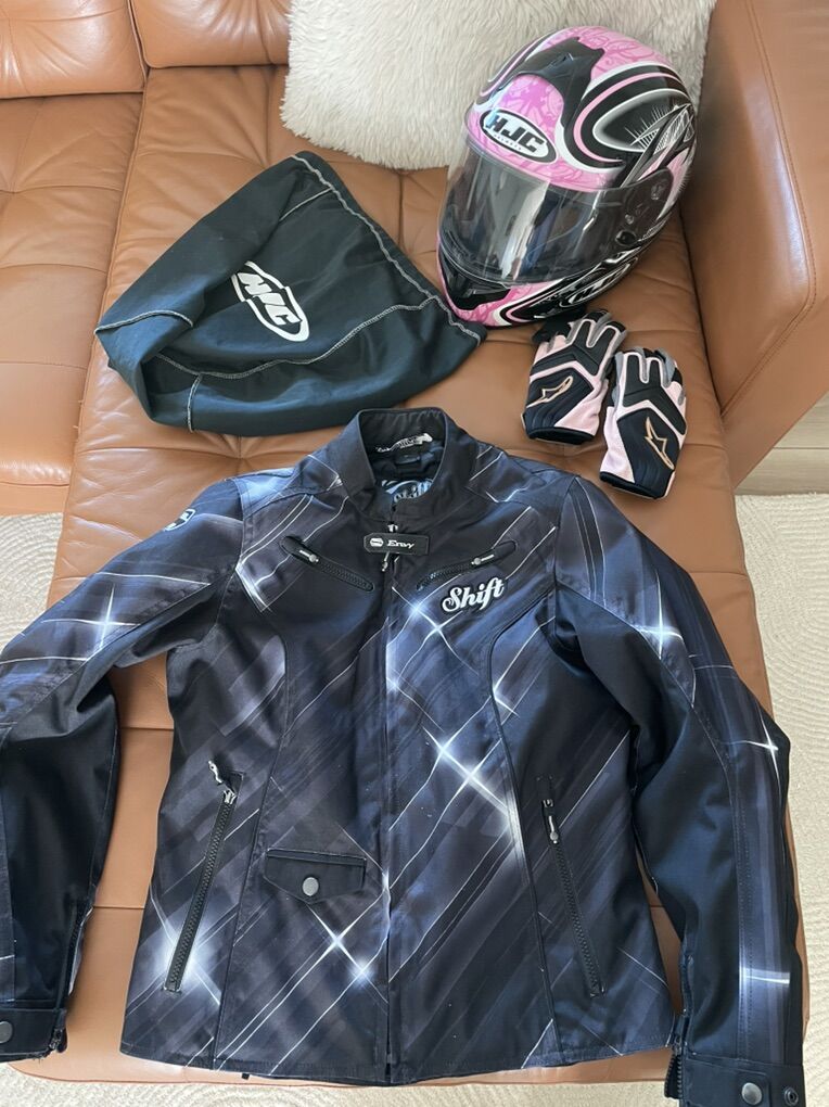 Womens Motorcycle Helmet, Padded Jacket, & Gloves
