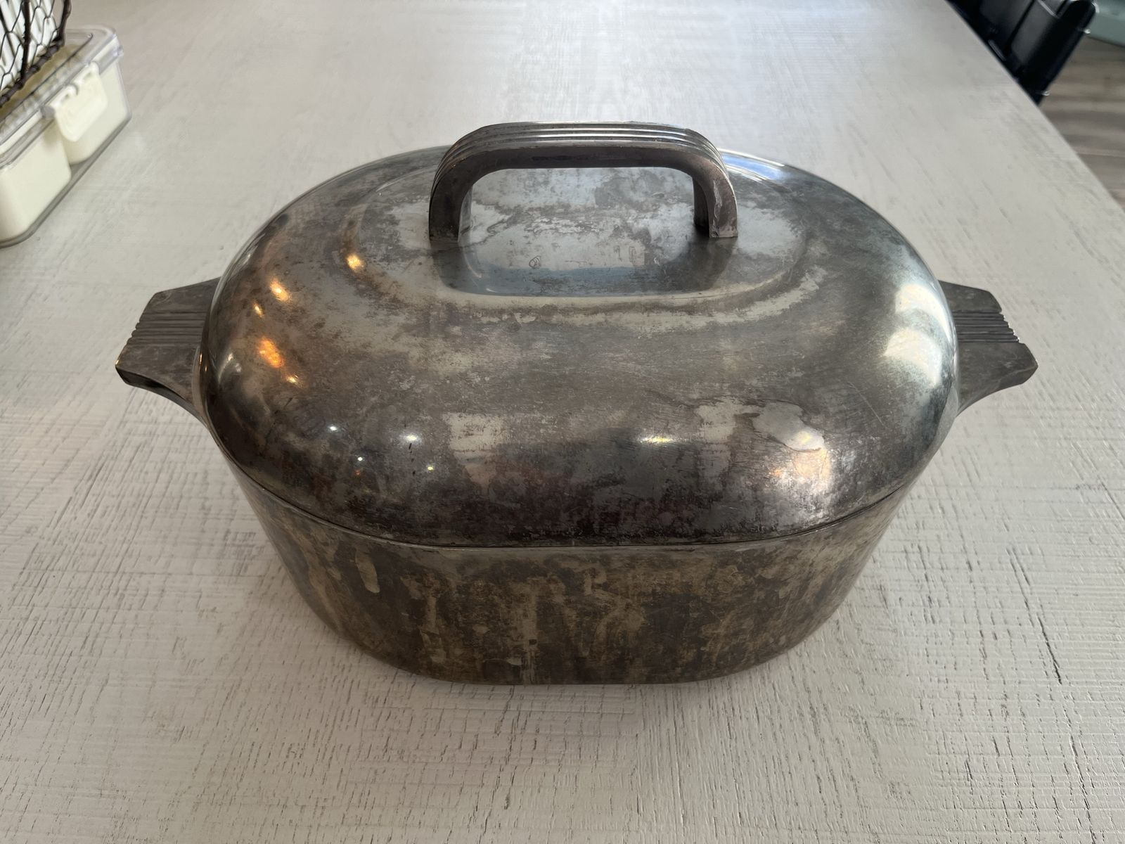 13 Inch Cast Aluminum Oval Roaster with Lid
