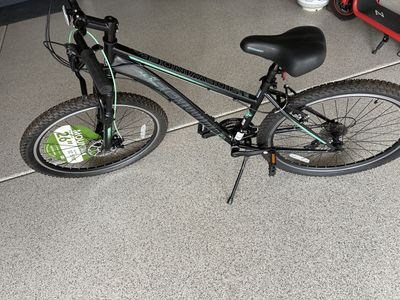 26 Men/Women Schwinn Mountain Bike