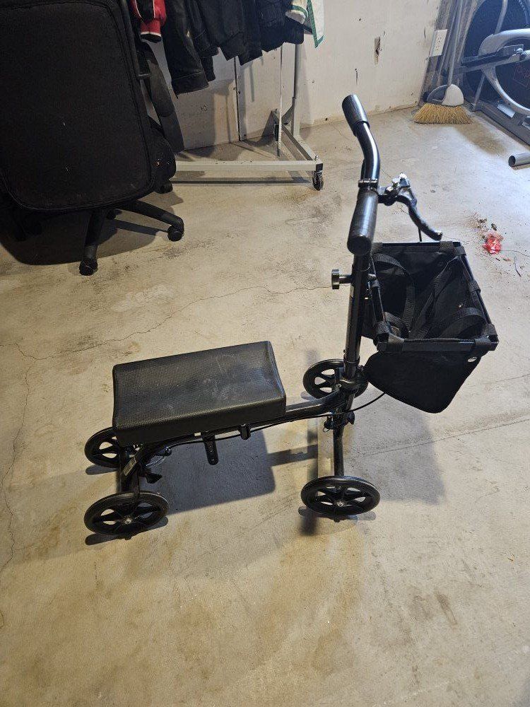 knee scooter
