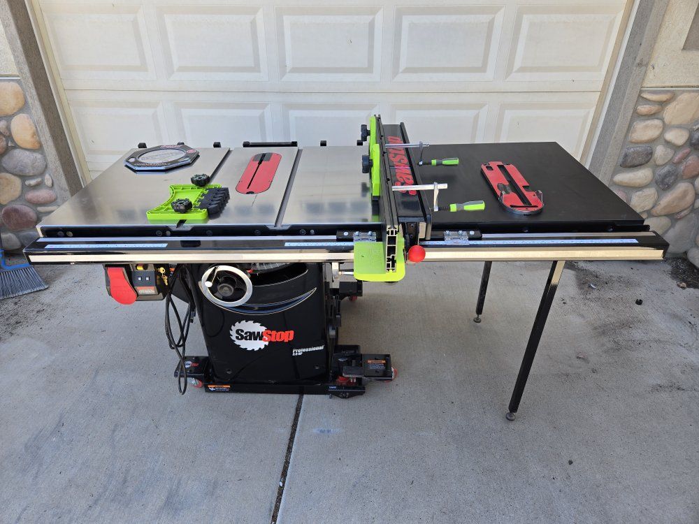 SawStop Professional 3HP Cabinet Saw with 36 Professional T-Glide Advance Rip Fence, Rails & Extension Table