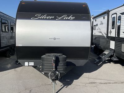 2025 EAST TO WEST SILVER LAKE 2700BH