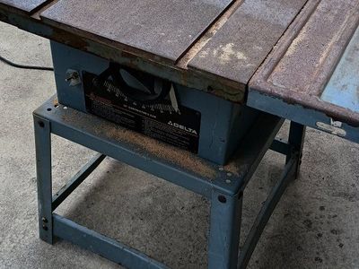 Delta 34-441 10" Contractor's Table Saw with Motor - Vintage Woodworking Tool