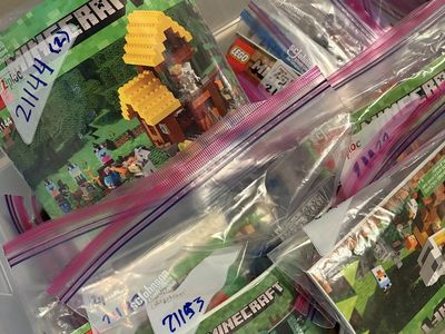 Large Lot of LEGO Bricks - Including Minecraft, Harry Potter, Star Wars