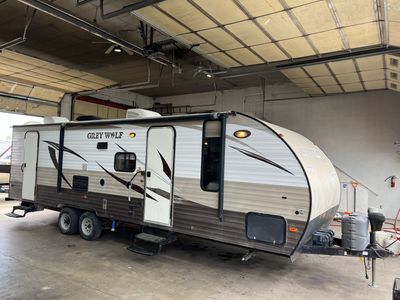 2016 CHEROKEE GREY WOLF 26DBH