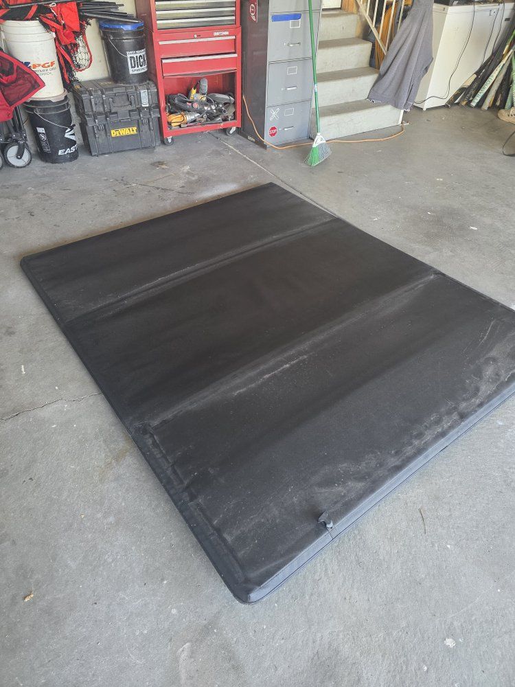 Ford F150 tonneau cover