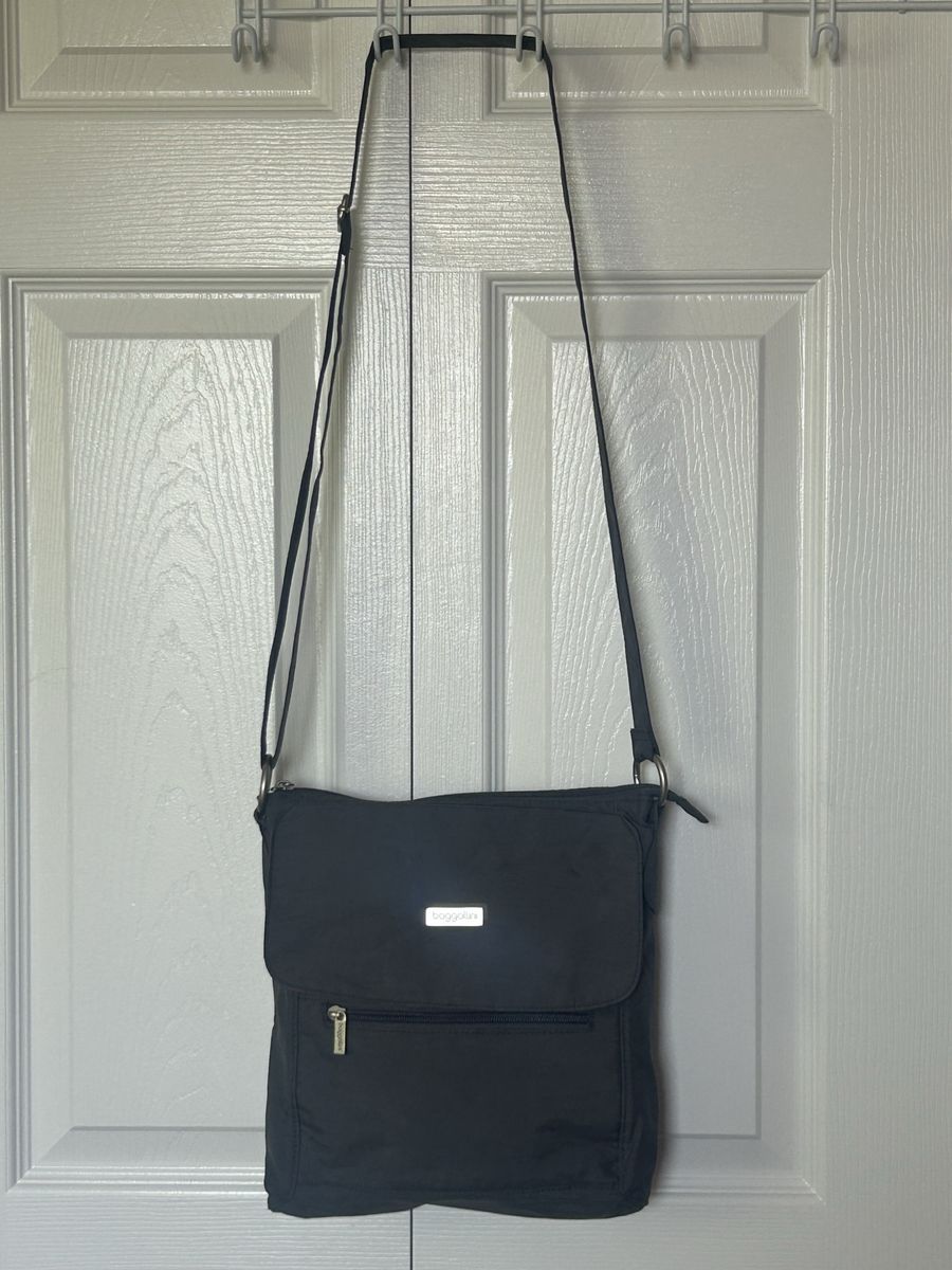 Baggallini Dark Gray Nylon Crossbody Shoulder Bag Pink Lining Multi Pocket
