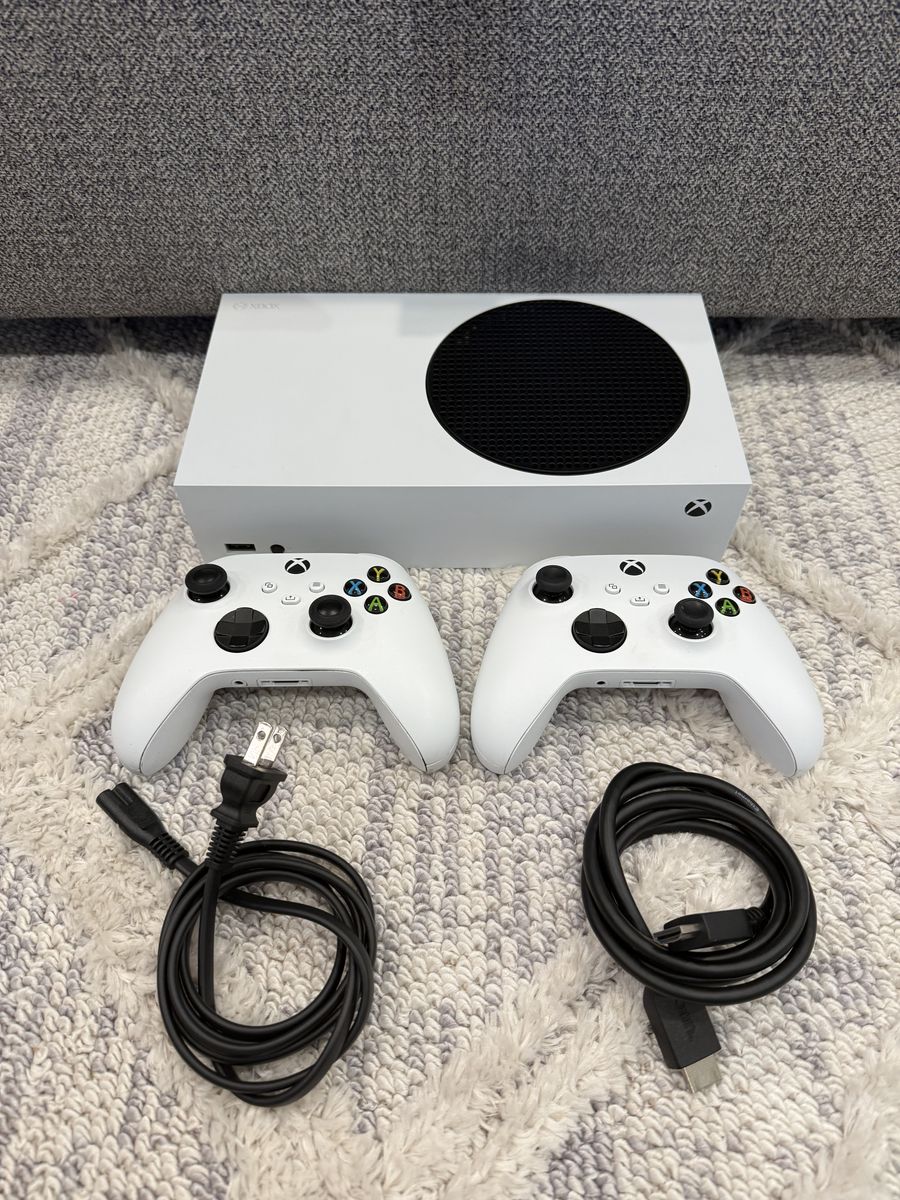 Xbox Sereis S 2 Controllers