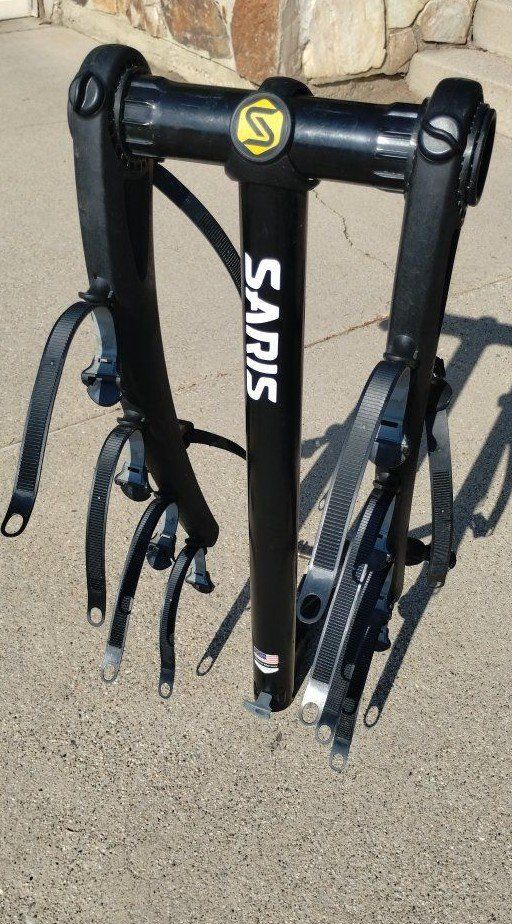 Saris Bones 4-bike hitch rack with hitch lock
