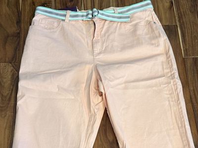 New Women Size 14 Gloria Vanderbilt Capris