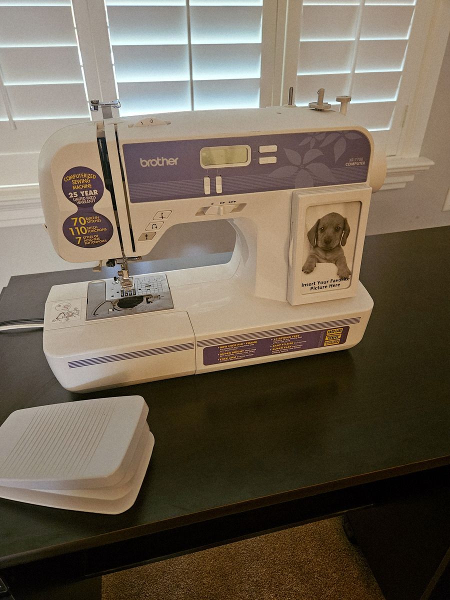 Brother XR 7700 Sewing Machine with Table