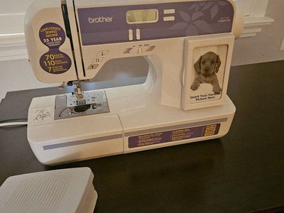 Brother XR 7700 Sewing Machine with Table